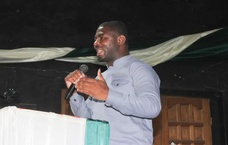 Over 900 attend launch of landmark book on African traditional medicine for professionals