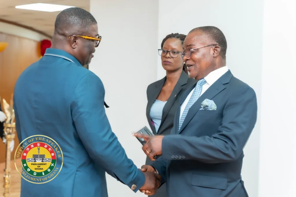 Photos: Parliament reconvenes, opens second meeting of ninth parliament