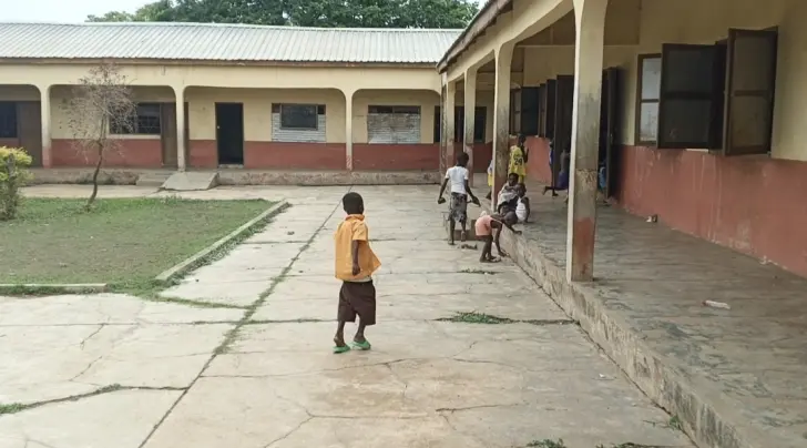 Meet Samuel Donkor, the 'one-man teacher' handling 12 classes at Kakpeni District Assembly School Meet Samuel Donkor, the 'one-man teacher' handling 12 classes at Kakpeni District Assembly School