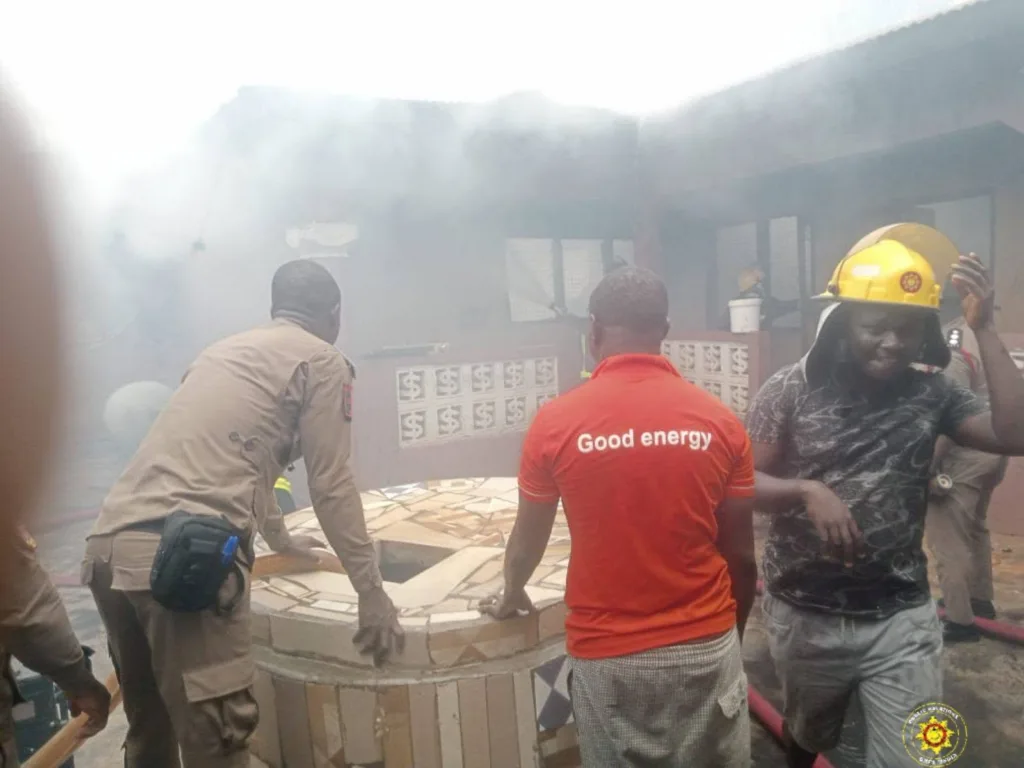 Fire destroys 20-room compound house in Wiawso
