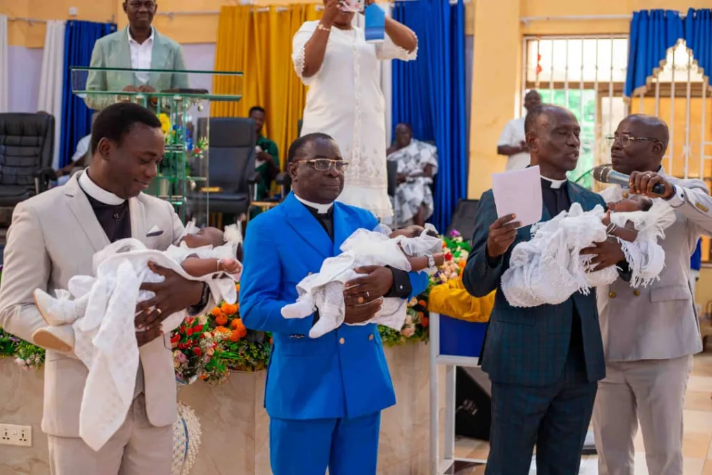 55-year-old woman gives birth to triplets at Brofoyedru