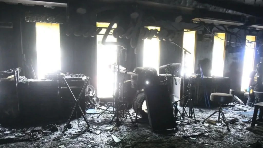 Bangkok nightclub fire kills 27, including members of Thai indie band Thotsakan Bangkok nightclub fire kills 27, including members of Thai indie band Thotsakan