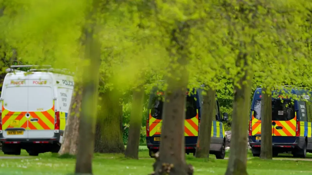 'Embassy drone threat' closes Kensington Gardens