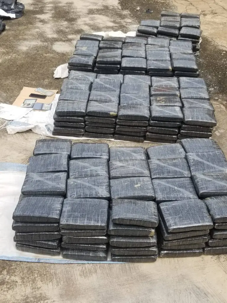 Ashanti North police seize large quantity of suspected narcotics in Offinso, four arrested
