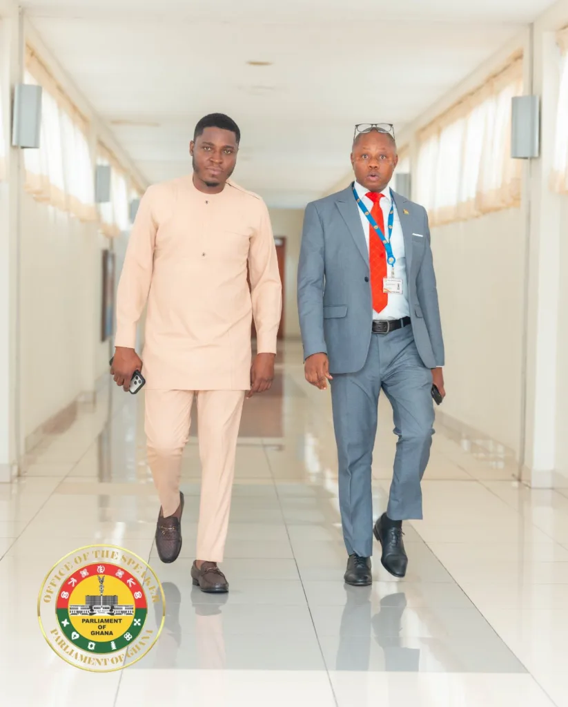 Photos: Parliament reconvenes, opens second meeting of ninth parliament