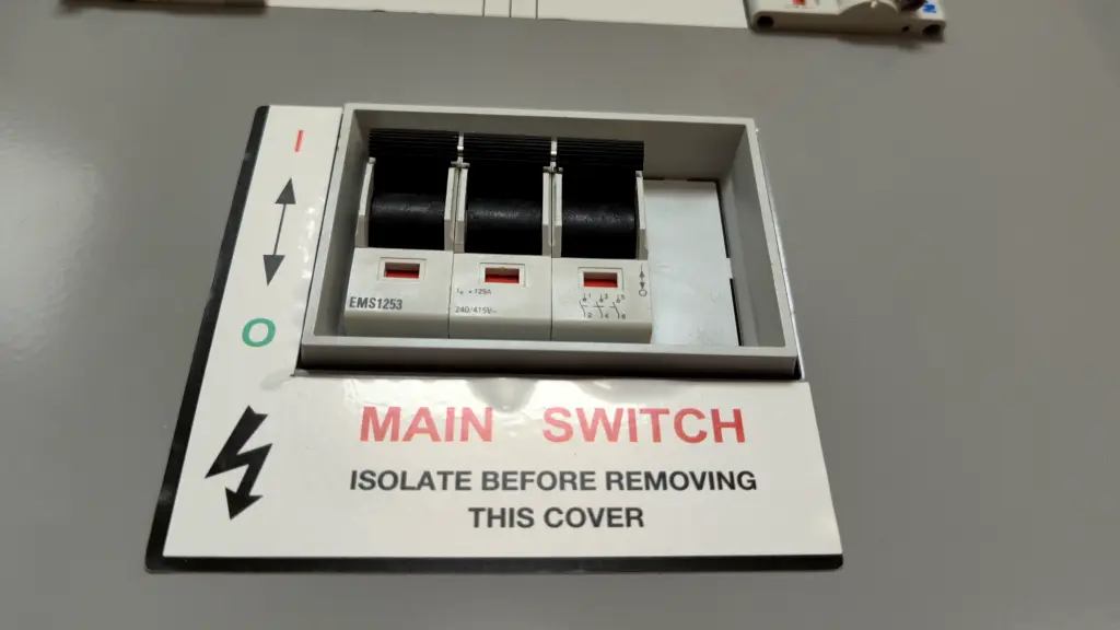 How smart key systems are helping Ghana’s hotels save energy and reduce emissions