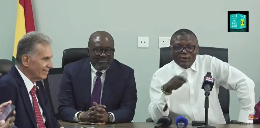 Queiroz welcomed as Ghana coach as Sports Ministry presents ‘fugu’ gift Queiroz welcomed as Ghana coach as Sports Ministry presents ‘fugu’ gift