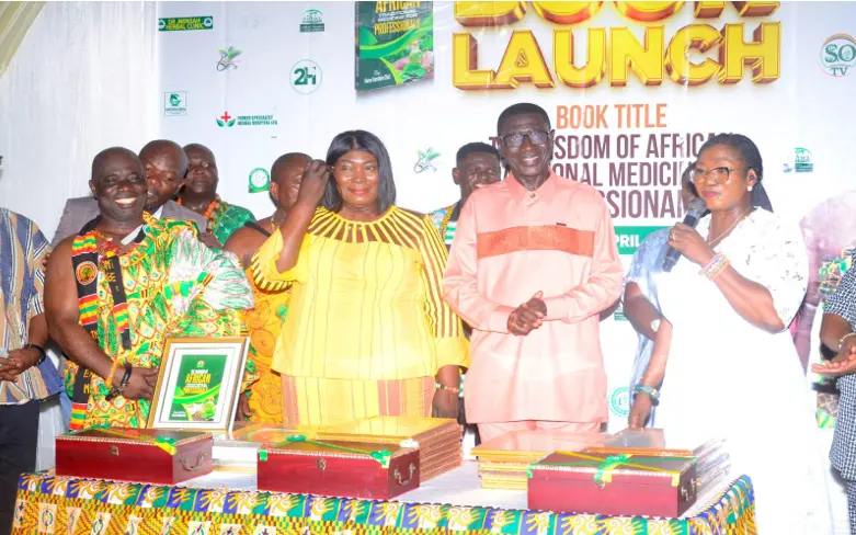 Over 900 attend launch of landmark book on African traditional medicine for professionals
