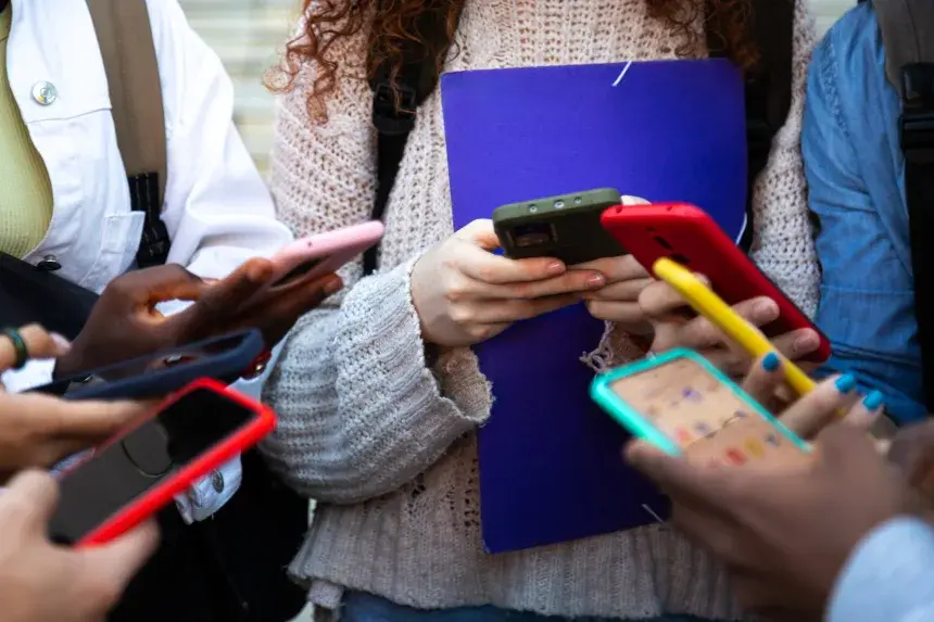 Heavy social media use linked to lower youth happiness – World Happiness Report