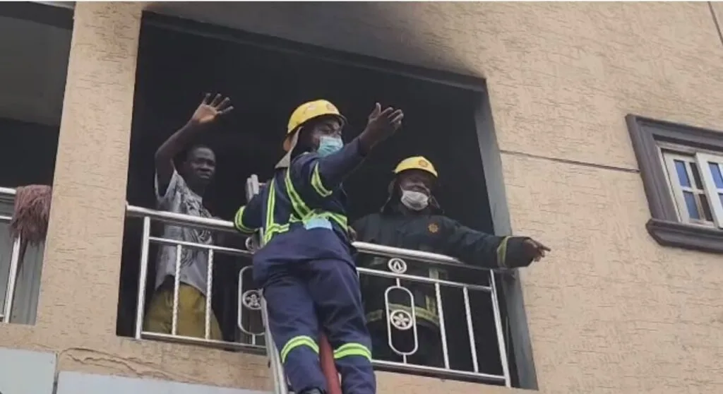 Firefighters battle blaze at Accra New Town apartment