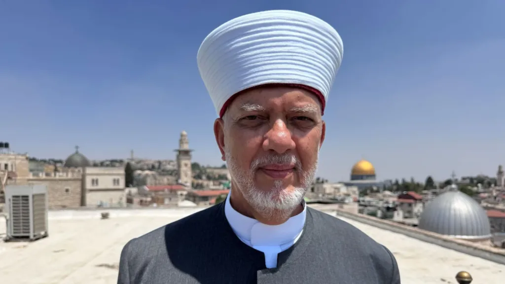 Status quo at Jerusalem's holiest site under threat as Israeli nationalists flout rules