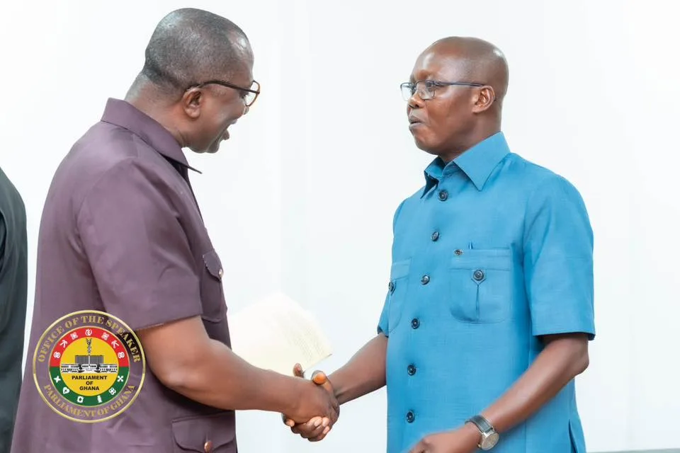 Photos: Parliament reconvenes, opens second meeting of ninth parliament