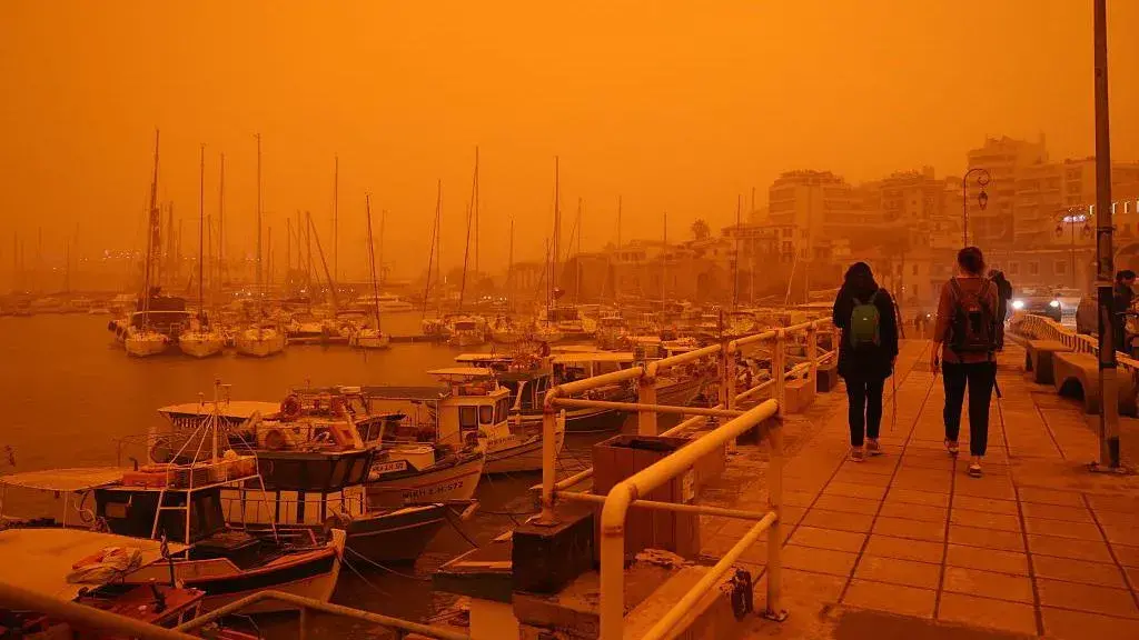 Man dies in storm as Saharan dust shrouds Crete Man dies in storm as Saharan dust shrouds Crete