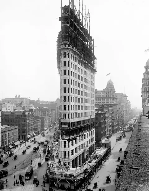 Would you pay $58.5m to live in this iconic New York building? Detroit Publishing Company/Interim Archives/Getty Images historic black and white photo of the Flatiron Building being constructed