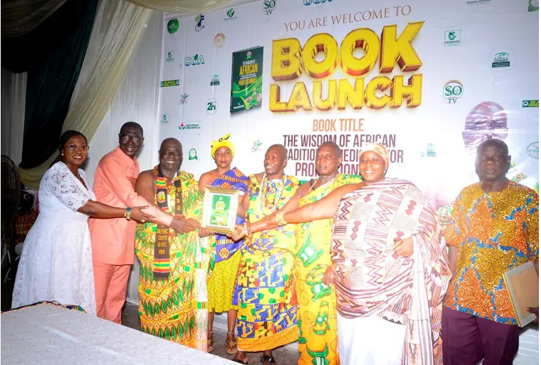 Over 900 attend launch of landmark book on African traditional medicine for professionals