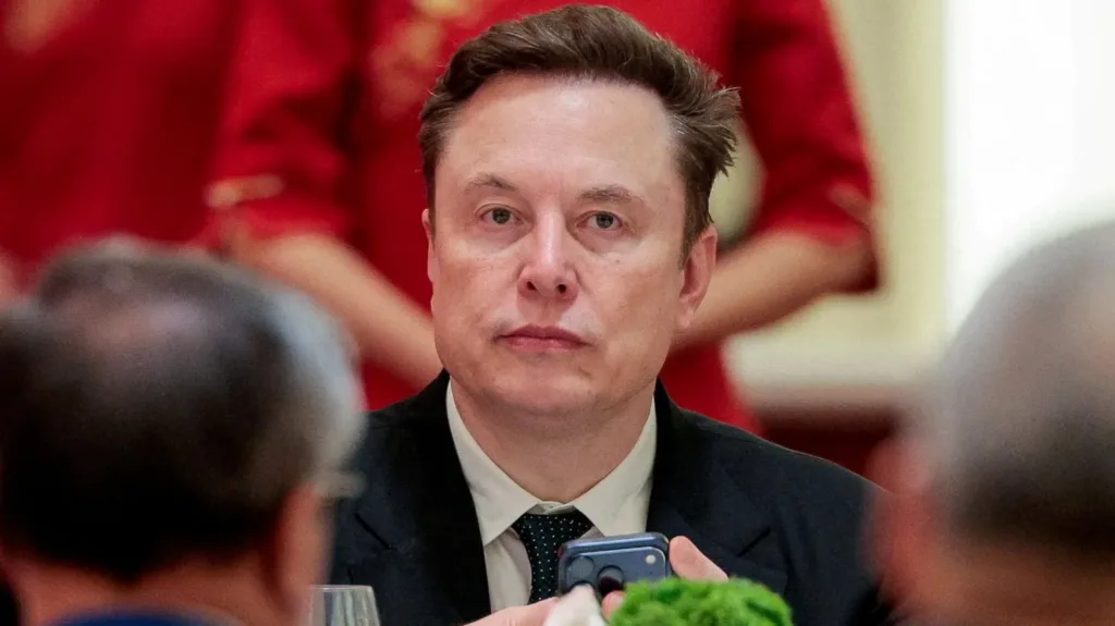 SpaceX says it's worth $1.75tn as it targets largest stock market debut