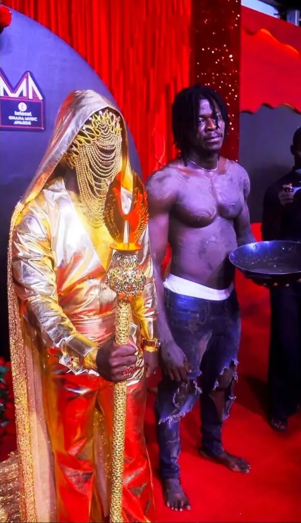 Okyeame Kwame turns TGMA27 red carpet moment into anti-galamsey protest