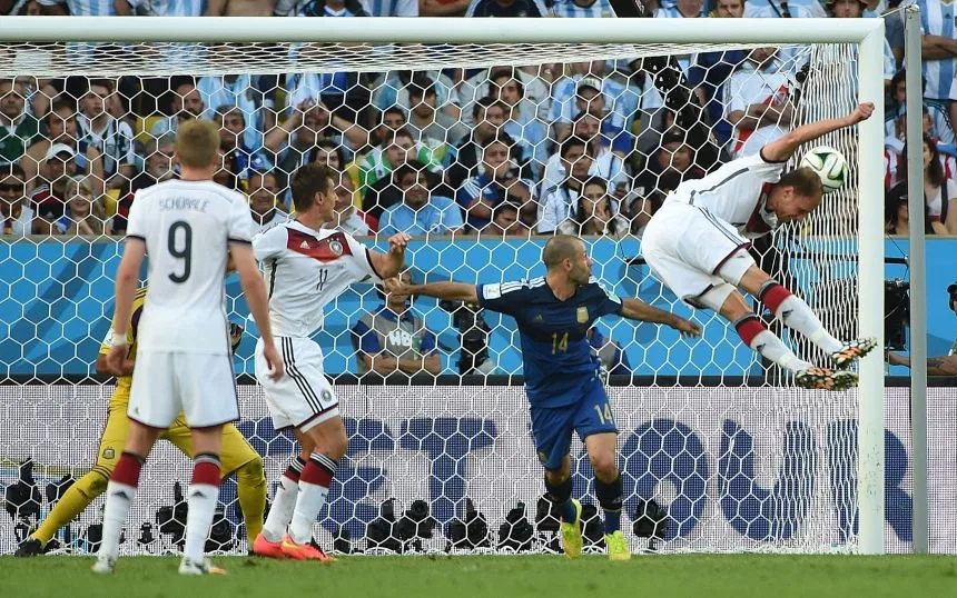 This play involving Germany defender Benedikt Höwedes and an offside call against Thomas Müller (not pictured) in the 2014 World Cup final was a "very difficult" decision referee Faverani tells CNN Sports.