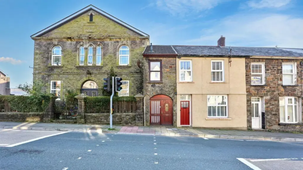 Super-slim Welsh house sells for just £45,000