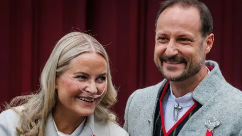 Norway braces for verdict in rape trial of crown princess's son Høiby Getty Images Crown Princess Mette Marit of Norway (L) and Crown Prince Haakon of Norway attend the Norwegian Constitution Day with the children's parade at their residence Skaugum on May 17, 2026