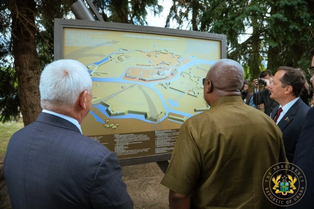 Mahama lays wreath at Brest Hero Fortress, honours WWII fallen