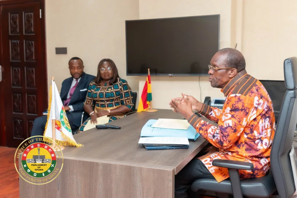 Photos: Parliament reconvenes, opens second meeting of ninth parliament