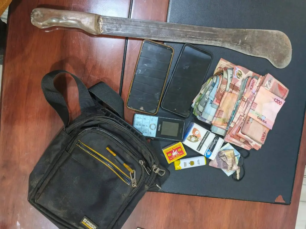 Eight Aframso robbery suspects arrested while sharing loot in Ejura, one shot dead
