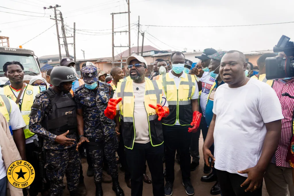 BoG Governor joins national clean-up at Agbogbloshie, urges traders to keep cedi notes clean BoG Governor joins national clean-up at Agbogbloshie, urges traders to keep cedi notes clean