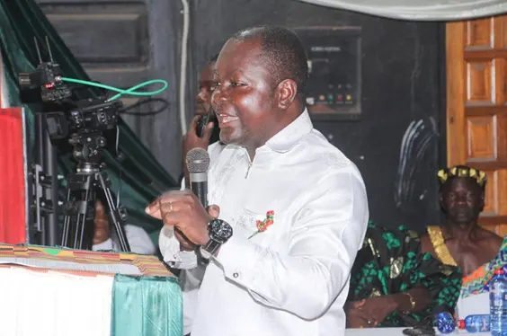 Over 900 attend launch of landmark book on African traditional medicine for professionals