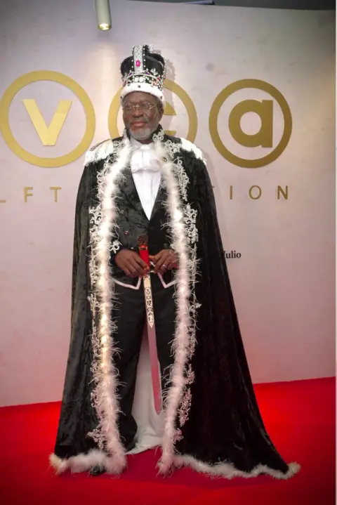 Dress made from 500 loaves stuns Africa Magic Viewers' Choice Awards BBC/GIFT UFUOMA Kanayo O Kanayo is seen in his black and white outfit