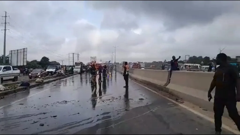 Efforts underway to clear Ofankor Barrier accident scene