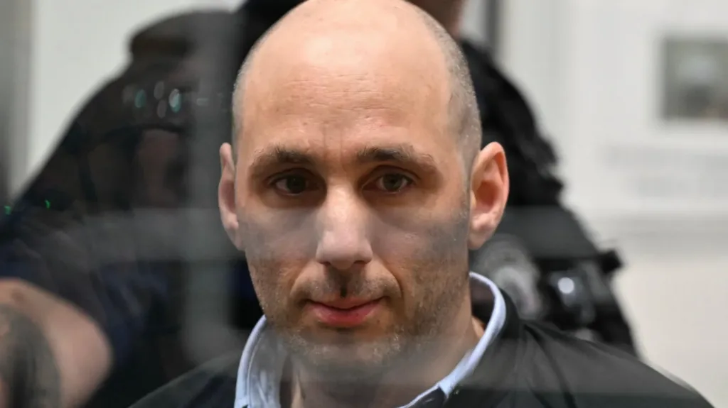 Frenchman convicted of 2020 murder of wife confesses from jail