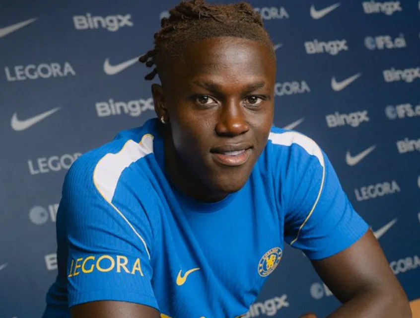 Chelsea announce £40m Quenda signing