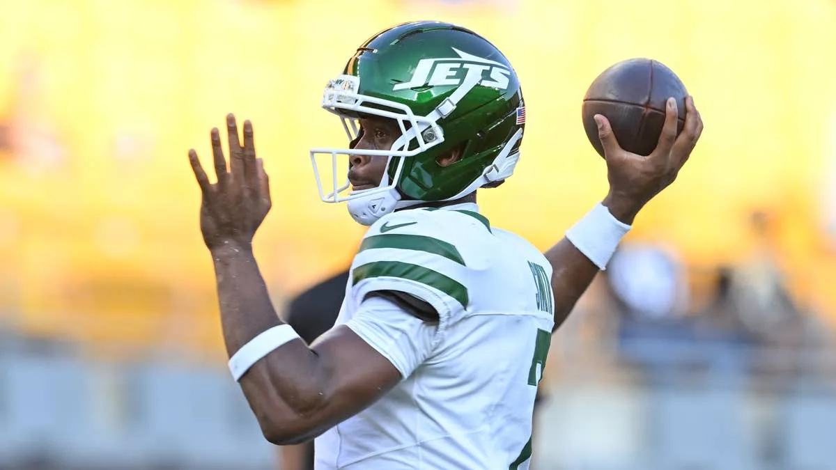 Geno Smith Shows A Lot Left to Offer in Opening Drive vs. Steelers