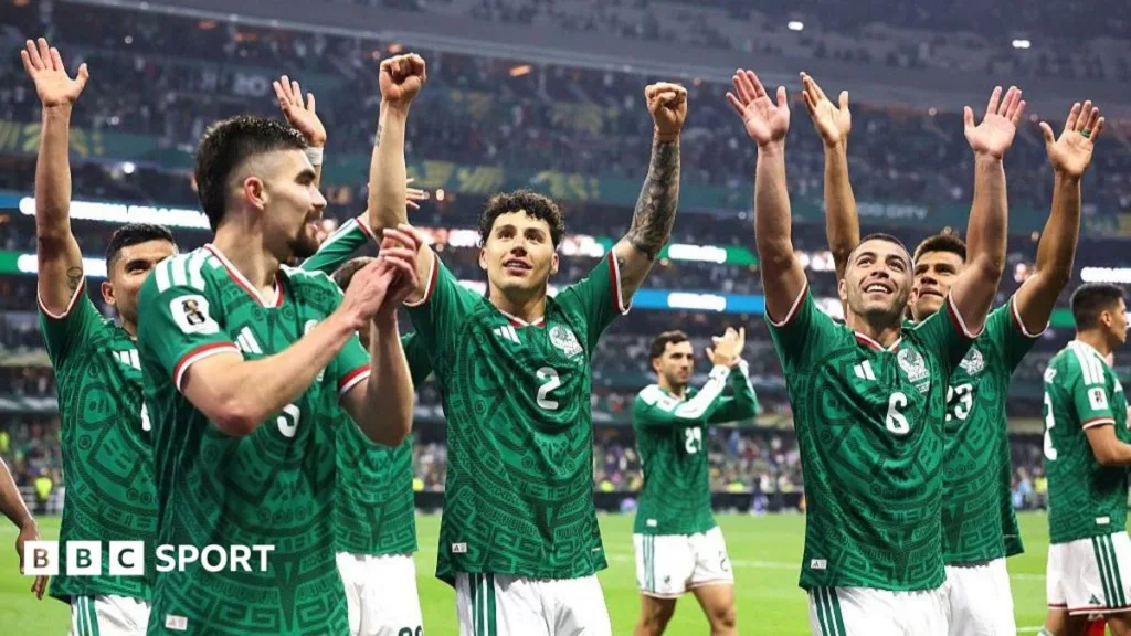 Mexico beat 10-man Ecuador to set up potential tie with England