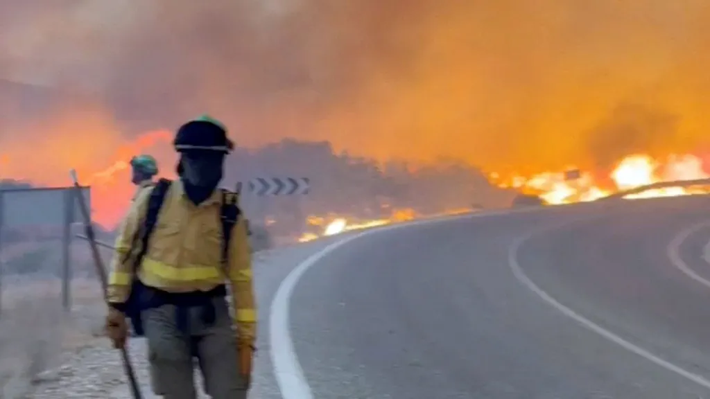 At least 11 dead and 19 missing in wildfire in southern Spain