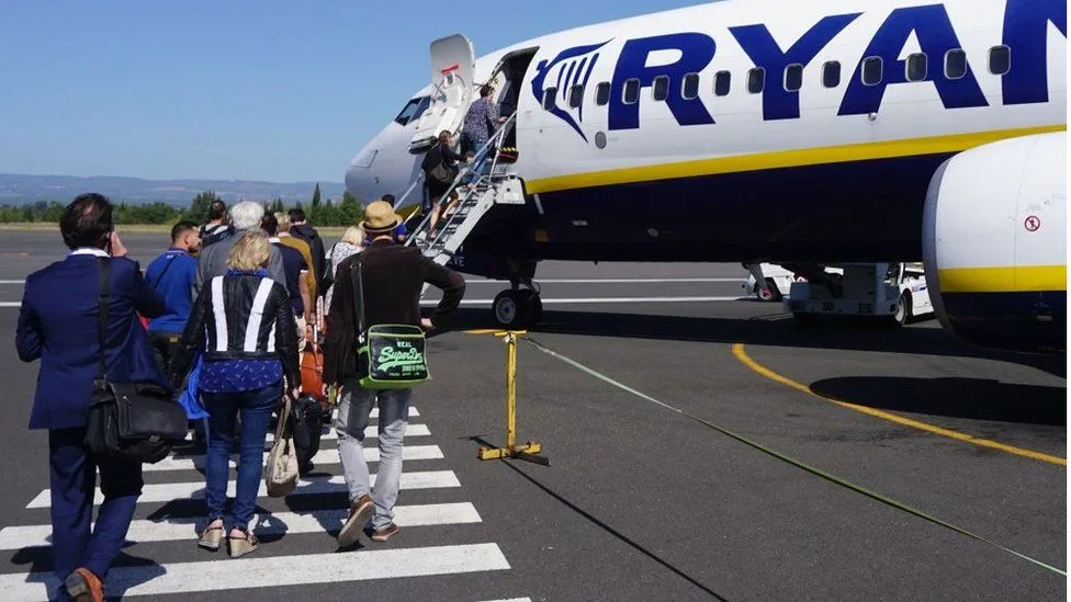 Ryanair broken window may have been caused by ‘foreign object’