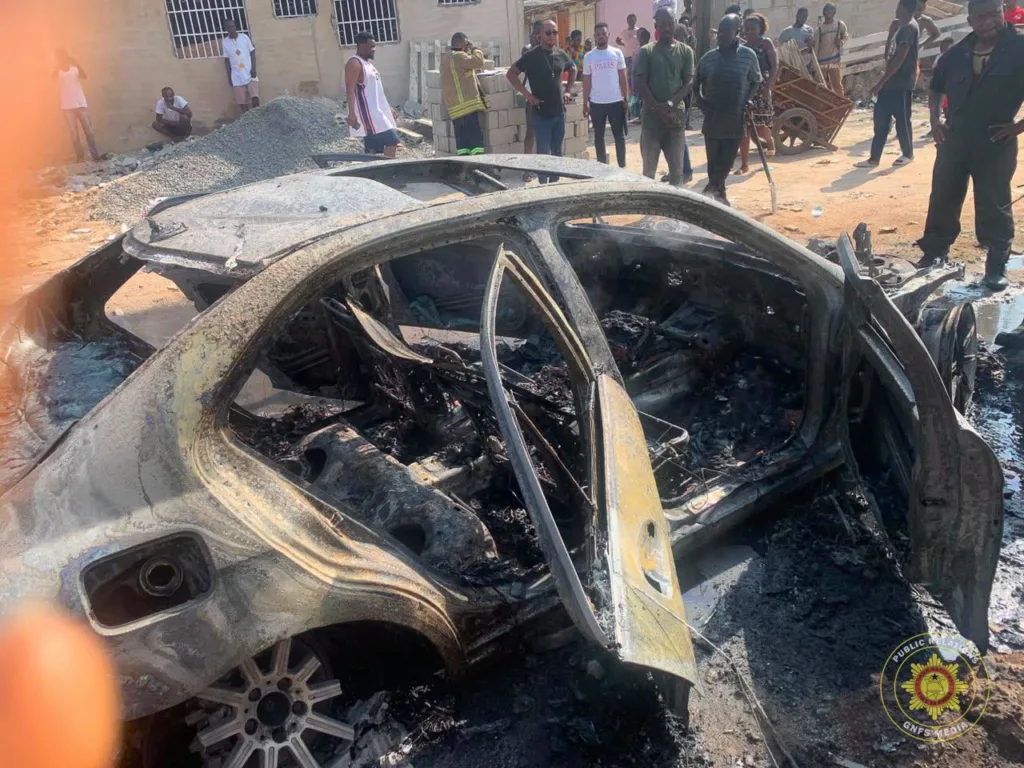 Fire destroys vehicle at Nungua Buade