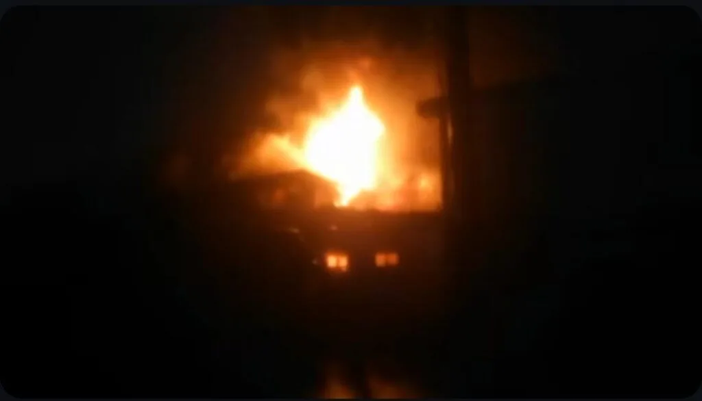 Fire guts parts of Makola Market