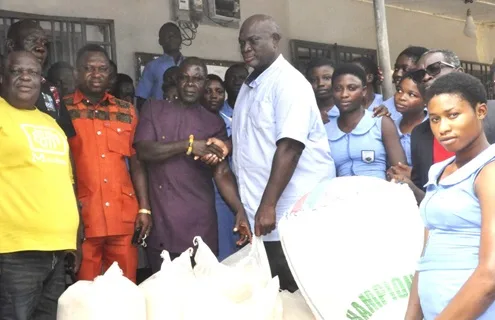 Togbe Edem supports Adaklu senior high schools with foodstuff