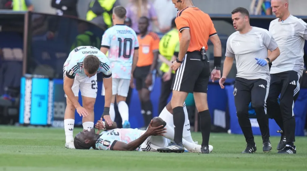Villa and Belgium midfielder Onana ruptures ACL