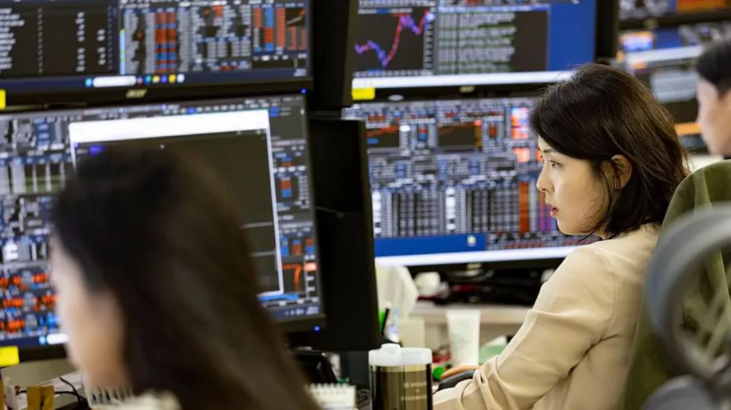 Stock market jitters remain amid tech fears and renewed Middle East attacks