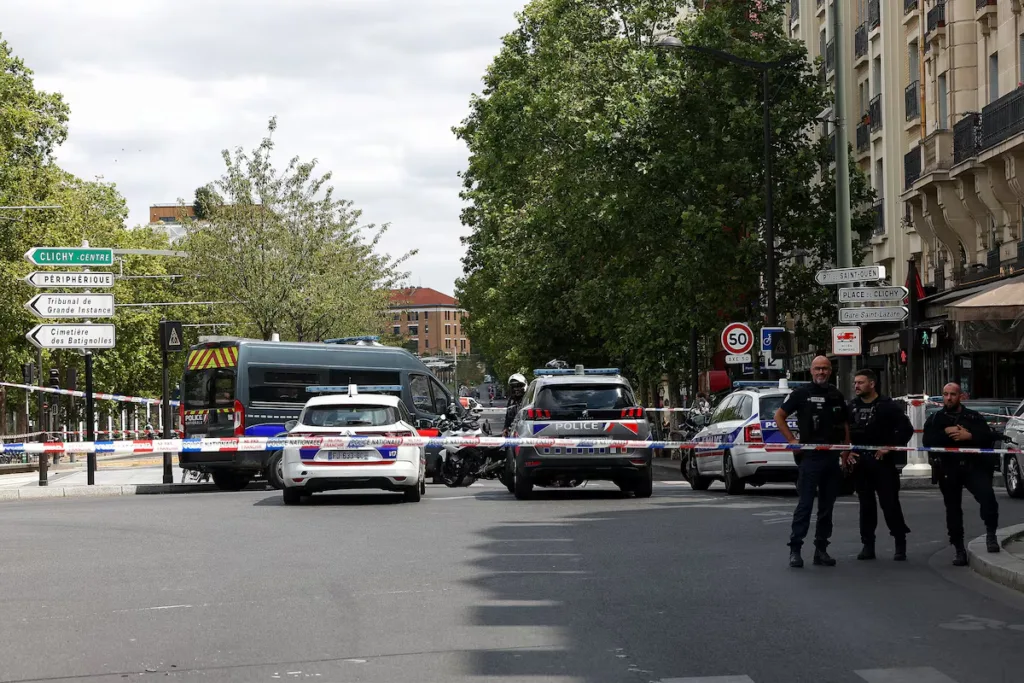 French police arrest man after knife attack in Paris