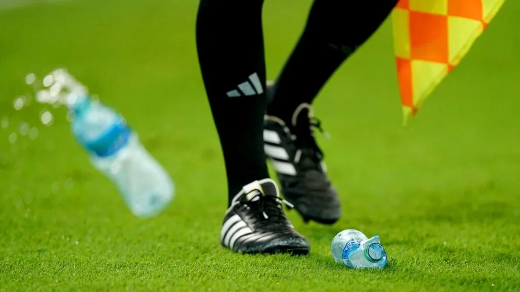 FIFA bans fans from taking water bottles into World Cup games