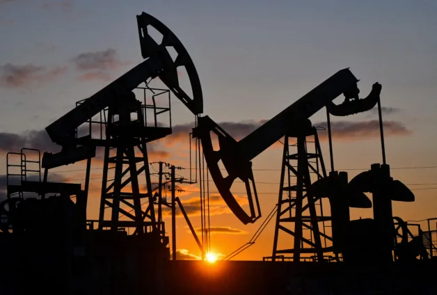 Oil prices fall 5% to 3-month low on hopes Strait of Hormuz will open