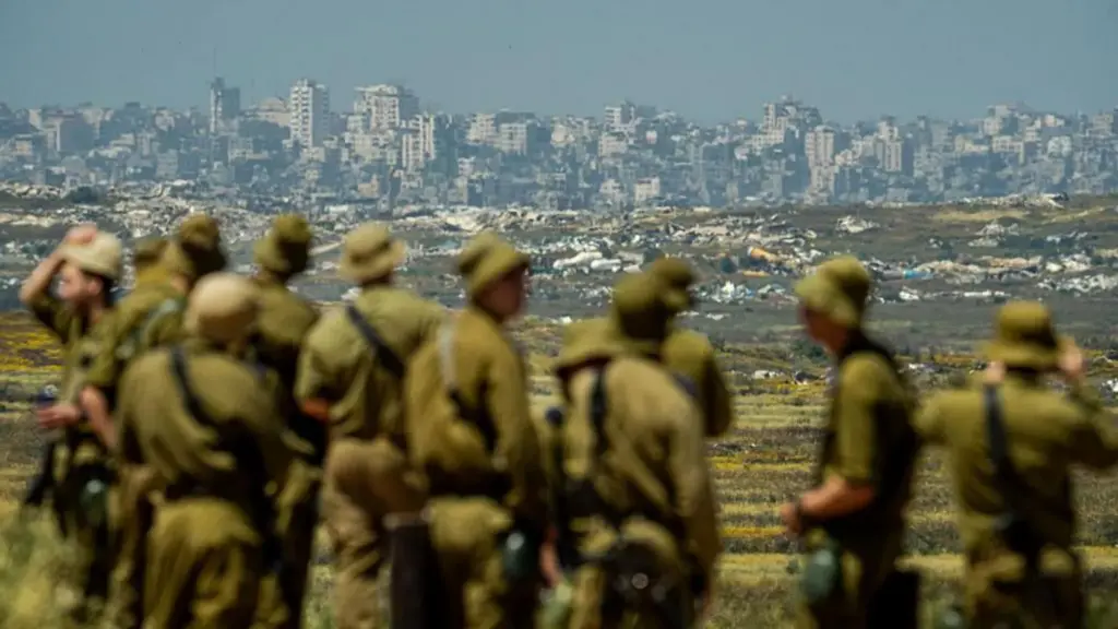 Fears of renewed Gaza war as Hamas disarmament talks stall