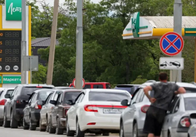 Fuel sales halted in occupied Crimea as Ukraine targets oil facilities