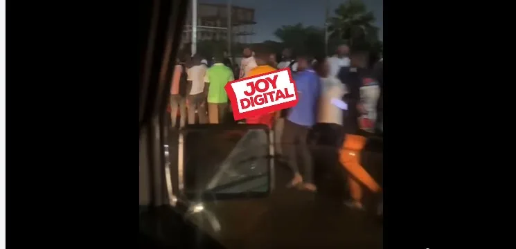 Hundreds stranded as downpour triggers transport chaos on Madina-Adenta stretch