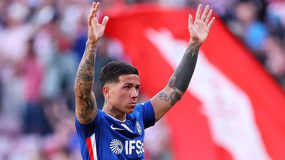 Fernandez wants Chelsea exit but club would demand £120m