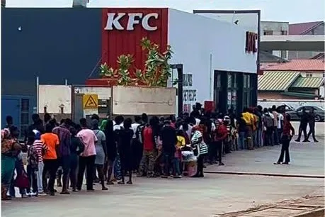 KFC GH¢15 promo causes massive queues nationwide